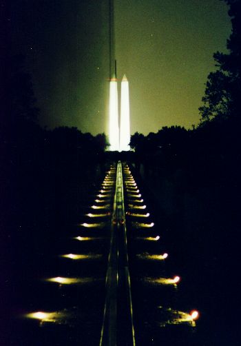 DC_Reflections.jpg (19490 bytes)