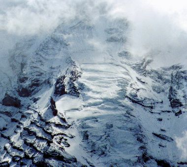 Avalanche.jpg (33854 bytes)