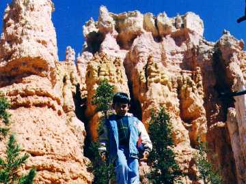 Bryce6.jpg (22778 bytes)