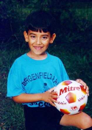 SoccerPose.jpg (25675 bytes)