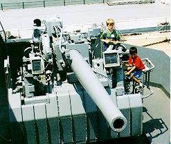 Intrepid-gunb.jpg (17247 bytes)