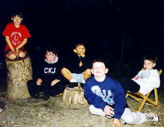 campfire.jpg (18524 bytes)