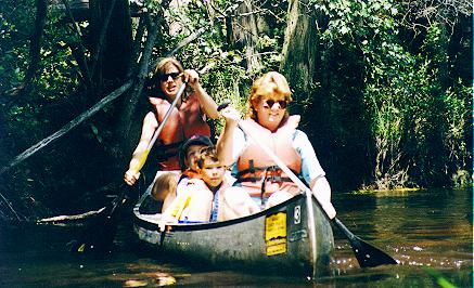 canoe1.jpg (42560 bytes)