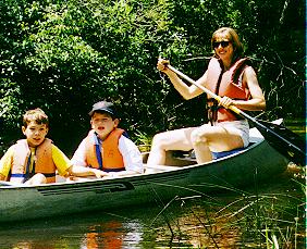 canoe3.jpg (28866 bytes)