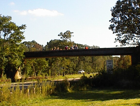 000930-004.jpg (65080 bytes)
