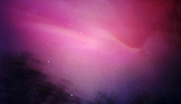 aurora1.jpg (17544 bytes)